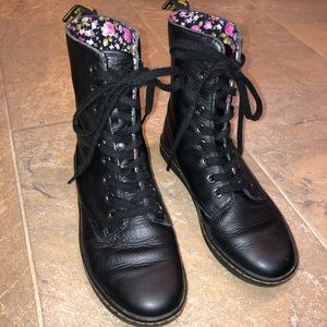 DR. MARTENS FLORAL BOOTS